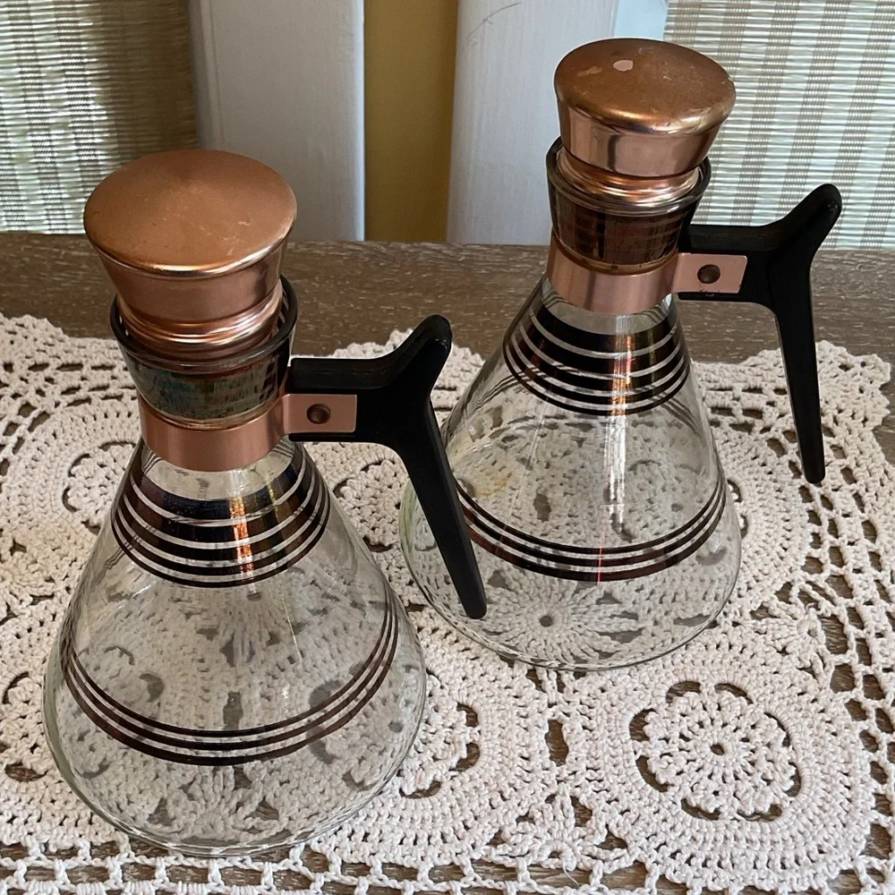 Two Vintage Inland Mid-Century Modern Glass Carafes - Picture 2 of 8